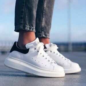 ALEXANDER MCQUEEN Oversized Platform Sneakers in White/Black IT 39 / US 8.5–9